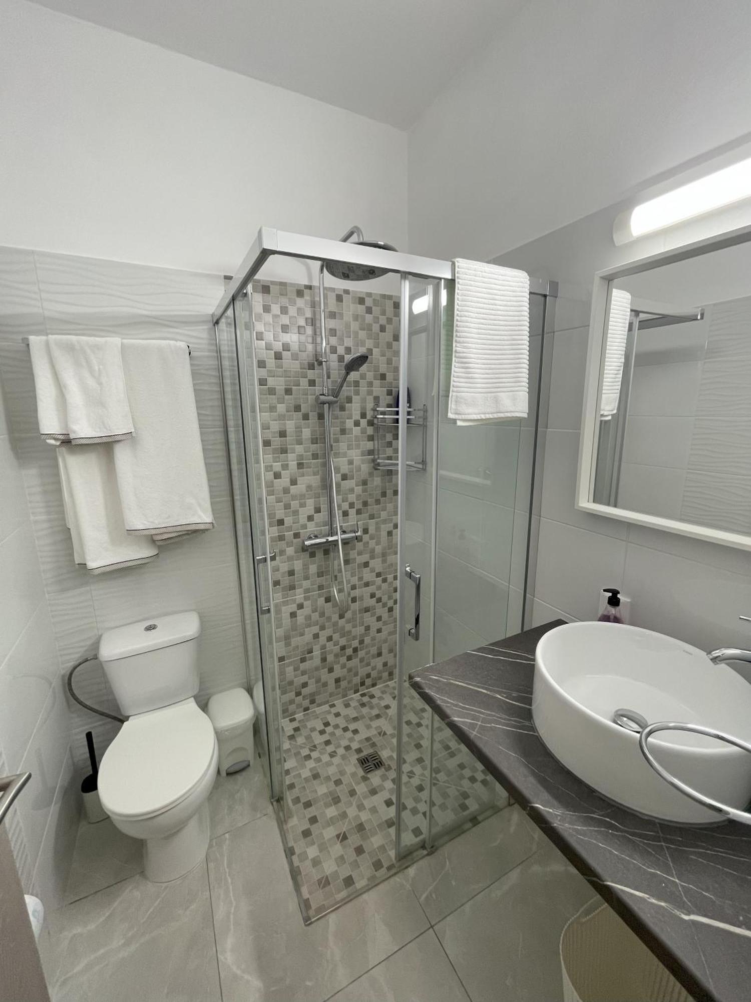 Arf Apartments - With Jacuzzi At The Complex Emba 외부 사진